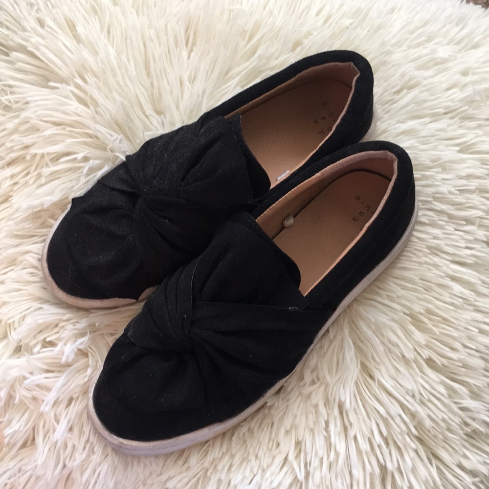 Black slip ones